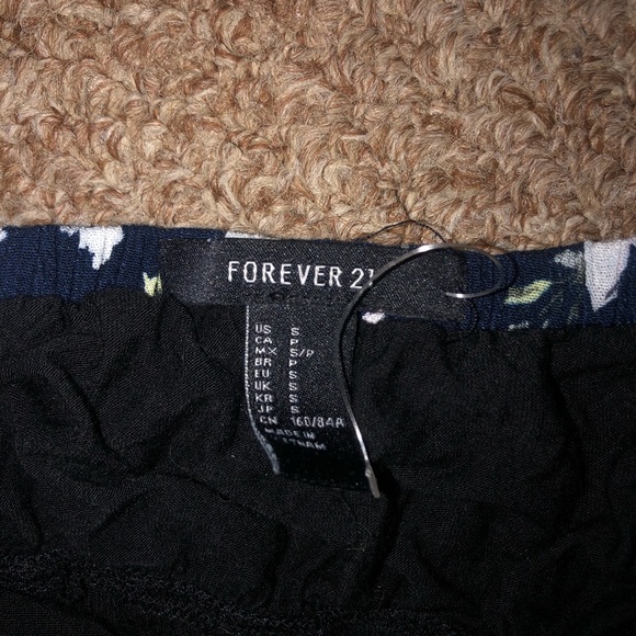 Crop top - Picture 2 of 2